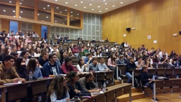 Πανεπιστήμιο Θεσσαλίας: Δεν της δίνουν το πτυχίο γιατί δεν έχει να πληρώσει την φοιτητική μέριμνα