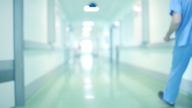 Θάνος Πλεύρης: Μεγάλη η μάχη για δυο παιδιά που τραυματίστηκαν στα Τέμπη – Τι είπε για τα δίδυμα με το υγραέριο