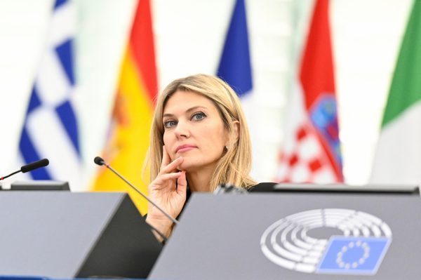 Καϊλή: Μαζί με το παιδί της σε ξεχωριστό σπίτι από τον Τζόρτζι | tanea.gr