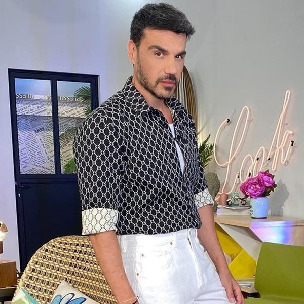 Ο Παντελής Τουτουντζής μας ξεναγεί στο 70s σπίτι που ζει με τον σύντροφό του και τα παιδιά τους