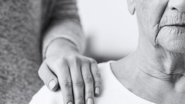 Θύμα απάτης ηλικιωμένη στην Θεσσαλονίκη: «Πούλησε» το σπίτι σε ελαιοχρωματιστή για 10.000 ευρώ