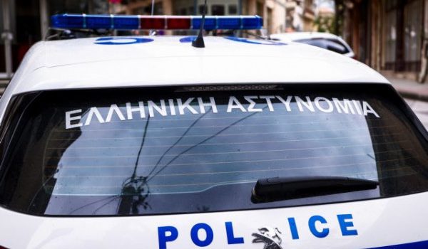Καταδίωξη στη Θεσσαλονίκη: ΙΧ εμβόλισε περιπολικό στο κέντρο της πόλης