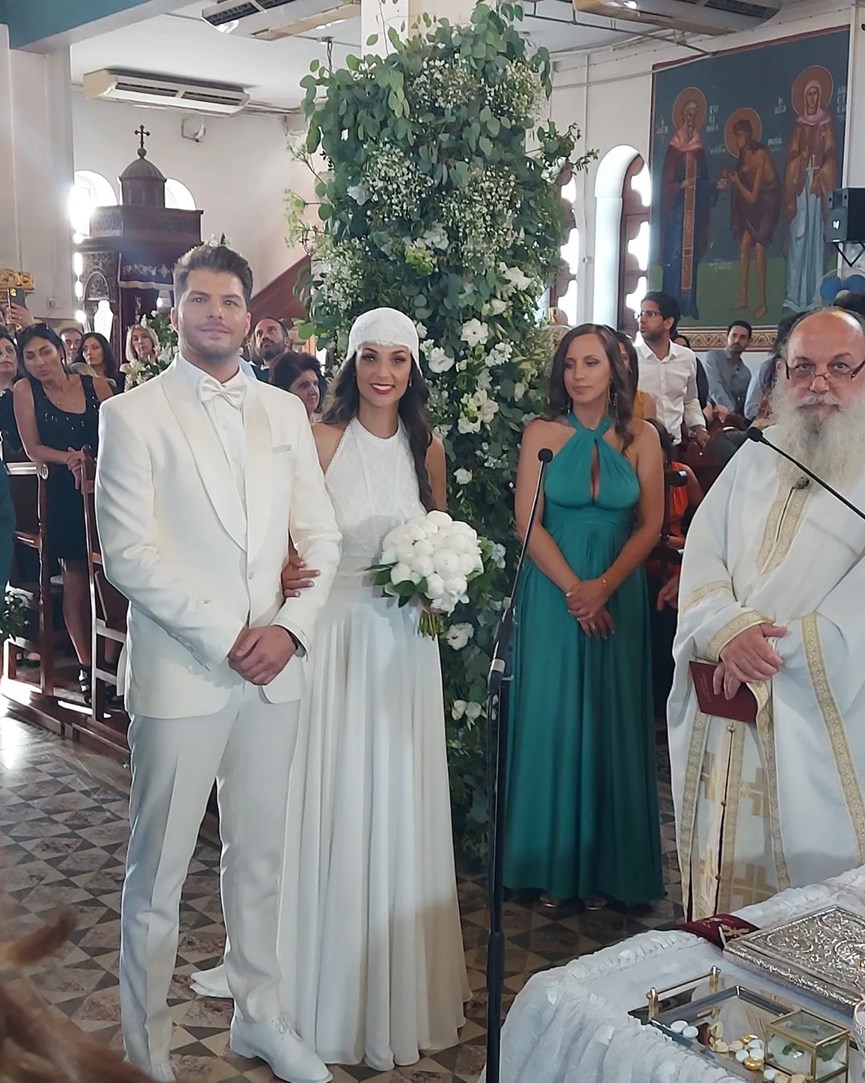 Λούκας Γιώρκας – Βασιλική Σαλαμπάση: Το τρυφερό φιλί των νεόνυμφων και η είσοδος στο γαμήλιο πάρτι