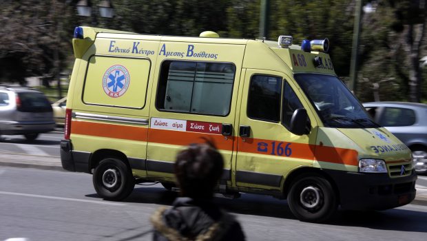 Καλλιθέα: Πήρε την Επιθεώρηση Εργασίας για να καταγγείλει το εργατικό δυστύχημα και τον έχουν ακόμα στο περίμενε