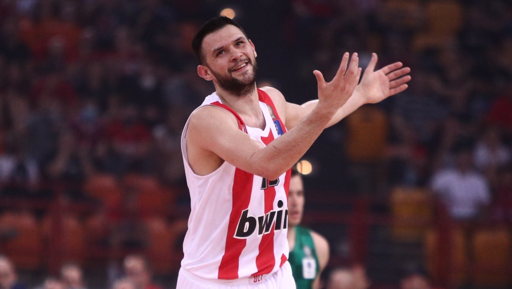 O Ολυμπιακός ευχήθηκε στον Παπανικολάου