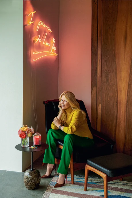 Μέσα στο μοντέρνο εξοχικό της Claudia Schiffer στην Αγγλία