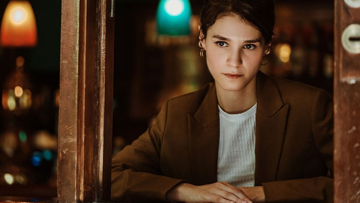 Σασμός – Πηνελόπη Τσιλίκα: Αυτή είναι η ηθοποιός που «εισβάλλει» στη σειρά