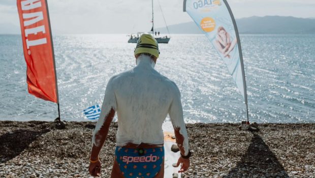 Βέλγος κολύμπησε 131 χλμ στον Κορινθιακό – Κατέρριψε το παγκόσμιο ρεκόρ κολύμβησης ανοιχτής θαλάσσης