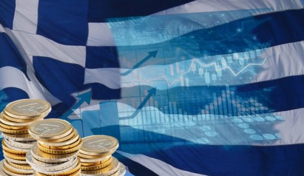 Ελληνική οικονομία: Fitch και έκθεση της Κομισιόν κρίνουν τα μέτρα στήριξης