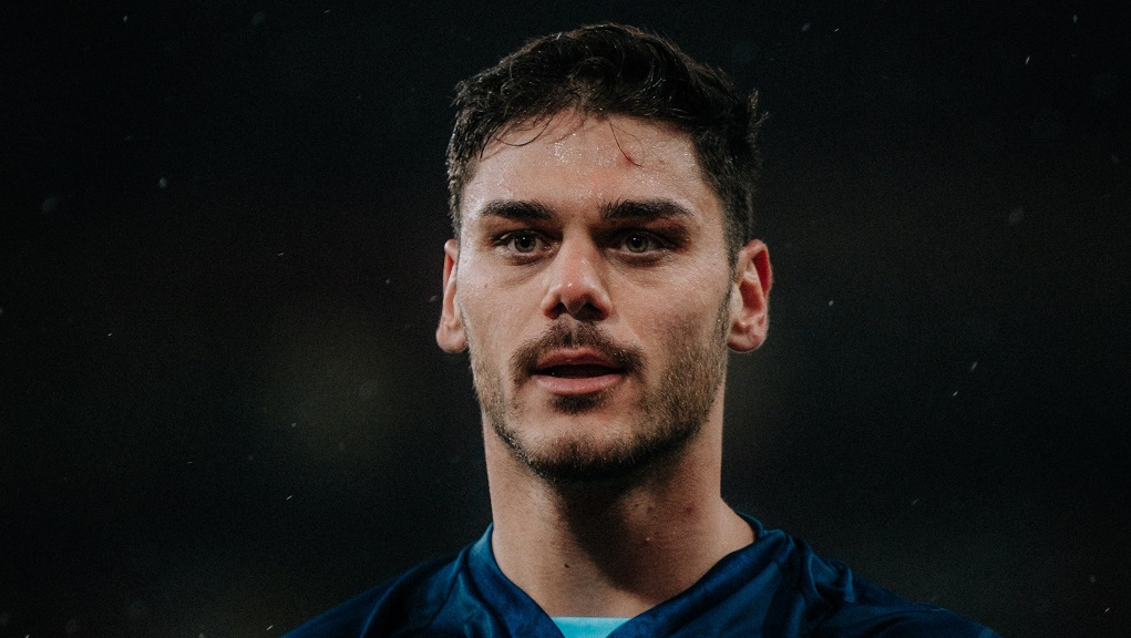 Ο Μαυροπάνος… πλήγωσε την πρώην και έκανε πρωτοχρονιάτικο δώρο στη Λίβερπουλ (video)