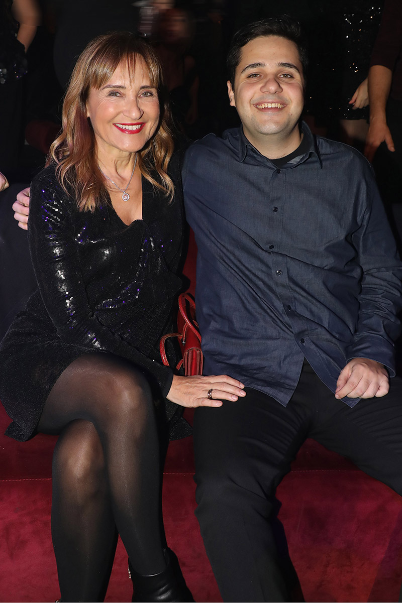 Μάρα Ζαχαρέα: Σε μία σπάνια βραδινή έξοδο με τον γιο της, Βασίλη Ρουσόπουλο