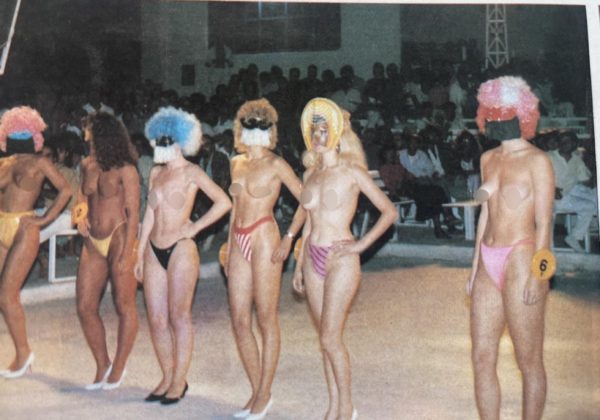 Όταν στη Λάρισα γίνονταν καλλιστεία με γυμνόστηθες κοπέλες – Στη σημερινή εποχή του political correct θα άντεχαν τέτοιες εκδηλώσεις; (φωτο)