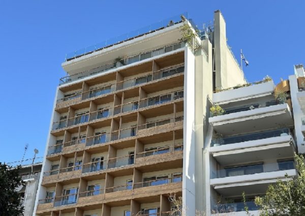 Το υπουργείο Τουρισμού σφράγισε τμήμα του ξενοδοχείου Coco-Mat Athens BC στο Κουκάκι