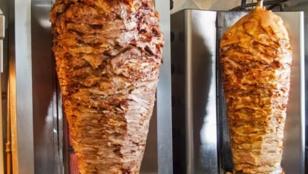 Δεν είναι ούτε ο γύρος, ούτε το σουβλάκι – Αυτό είναι το κορυφαίο ελληνικό πιάτο με κρέας