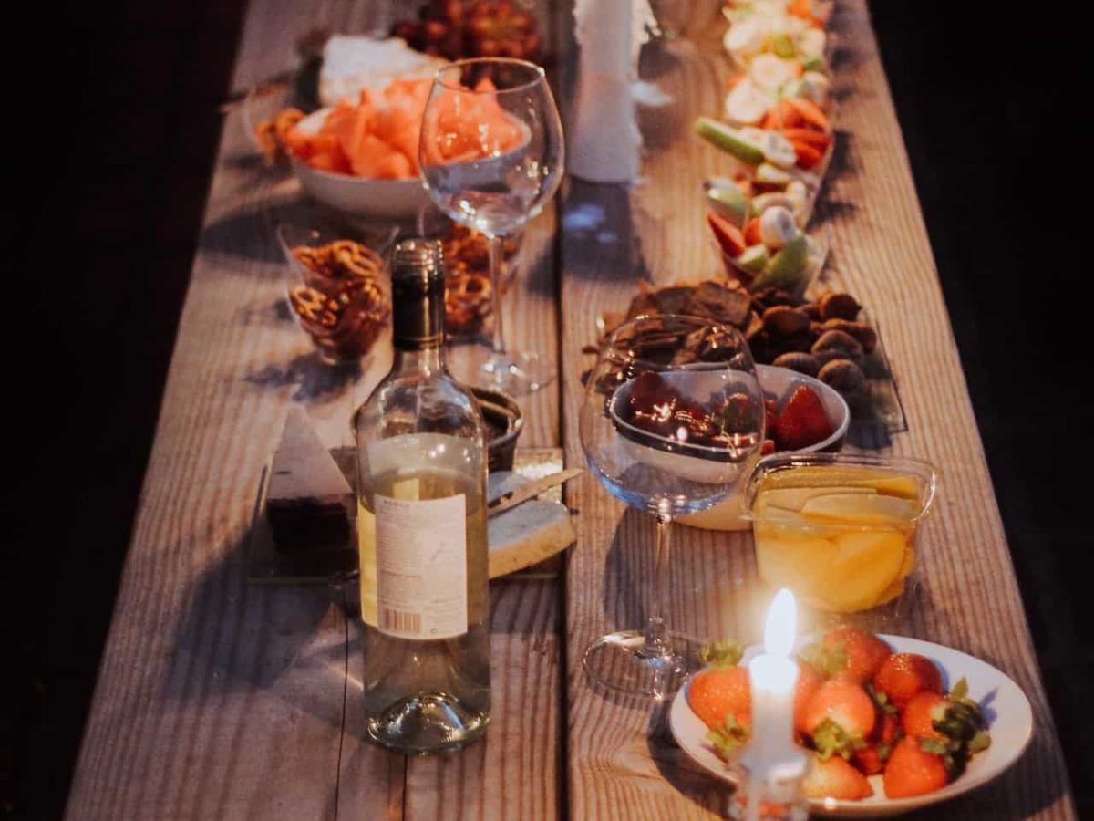 Υπεροχο αναστασιμο τραπεζι με παραδοσιακεσ συνταγεσ για το πασχα