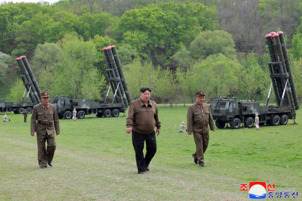 Βόρεια Κορέα: Εικονική άσκηση πυρηνικής αντεπίθεσης επέβλεψε ο Κιμ Γιονγκ Ουν