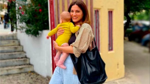 Μαίρη Συνατσάκη: Το τρυφερό βίντεο με την κόρη της Ολίβια να τρέχει στην εξοχή