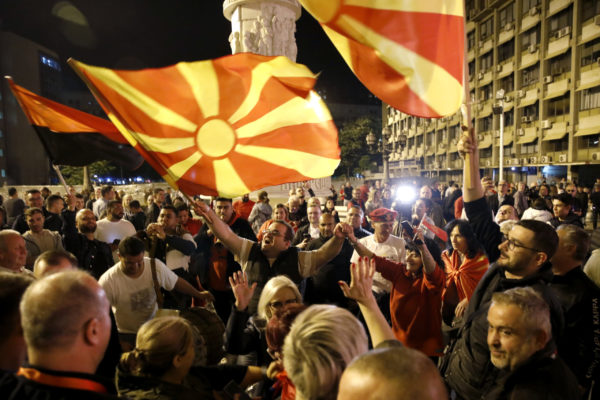 Βόρεια Μακεδονία: Το VMRO εξασφάλισε 58 εκ των 120 εδρών από τις βουλευτικές εκλογές – Τέλη Ιουνίου ο σχηματισμός κυβέρνησης