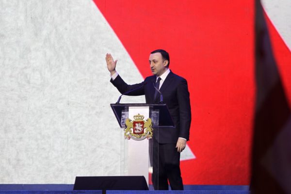 Γεωργία: Ο πρωθυπουργός Κομπαχίτζε προωθεί προς ψήφιση το αμφιλεγόμενο νομοσχέδιο «περί ξένων πρακτόρων» – Απειλές για διώξεις