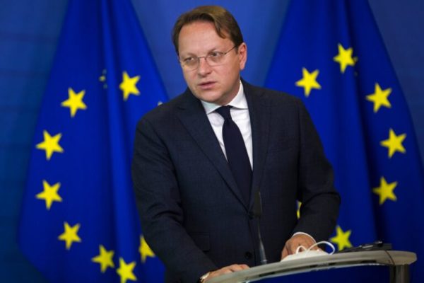 Σερβία – ΕΕ: Ο Επίτροπος Ολ. Βάρχελι κάλεσε την Σερβία να εναρμονίσει την εξωτερική πολιτική της με την ευρωπαϊκή