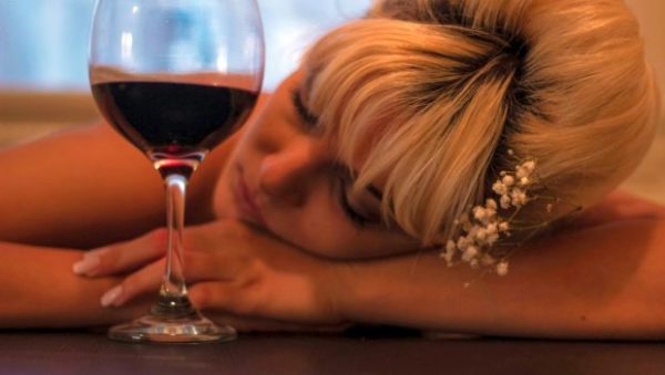 Αλκοόλ: Βρώσιμο τζελ σώζει τον οργανισμό από τις συνέπειες του ποτού