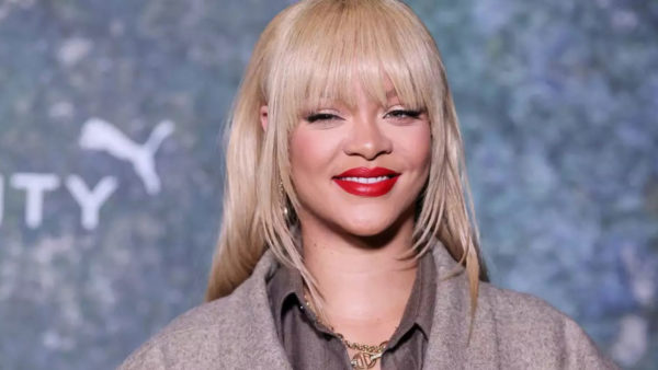 Rihanna: Υιοθέτησε την απόλυτη τάση του φετινού καλοκαιριού στα νύχια της!