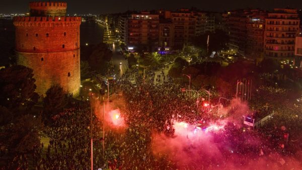Η Θεσσαλονίκη… ξενύχτησε για τον πρωταθλητή ΠΑΟΚ (ΦΩΤΟρεπορτάζ)