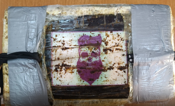 Ποινική δίωξη στους συλληφθέντες για τα 200 κιλά κοκαΐνης που βρέθηκαν σε κοντέινερ με γαρίδες – Φωτογραφίες