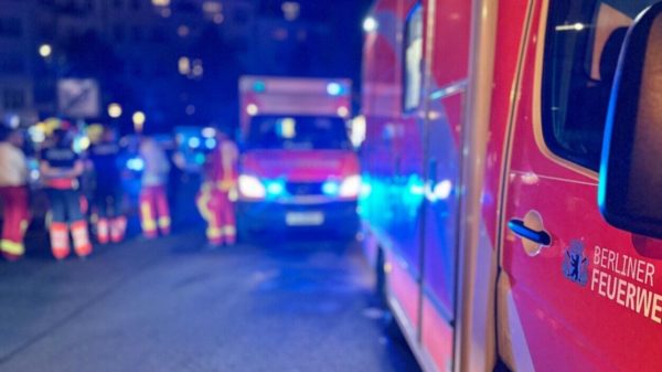 Βερολίνο: Συμπλοκή πολλών ατόμων σε σταθμό του μετρό ανέφερε η Πυροσβεστική – «Σε κίνδυνο η ζωή ενός τραυματία»
