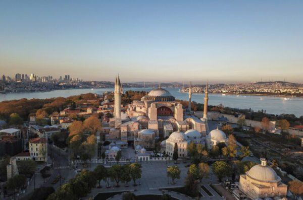 Ερντογάν: H Κωνσταντινούπολη είναι τουρκική και μουσουλμανική