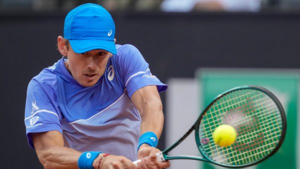Ο Ντε Μινόρ πέταξε εκτός Roland Garros τον Μεντβέντεφ