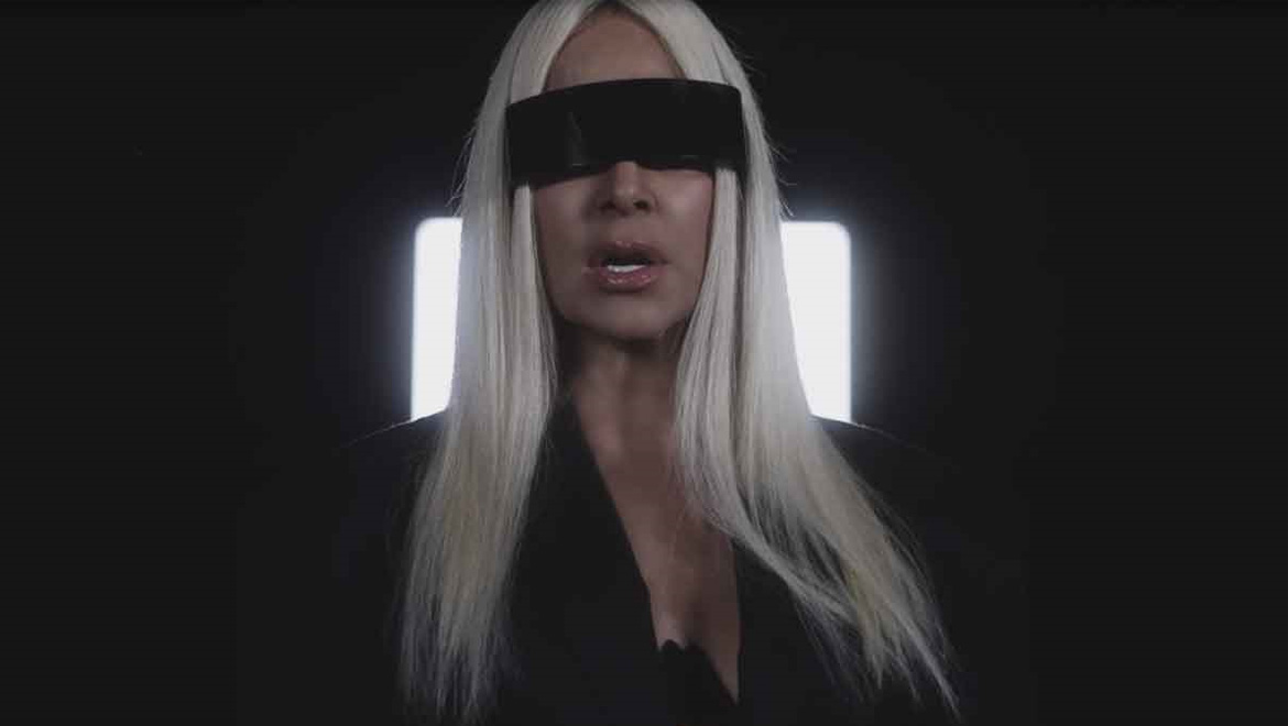 Άννα Βίσση: Εντυπωσιάζει με το νέο της video clip για το τραγούδι της «Χρυσόψαρα»