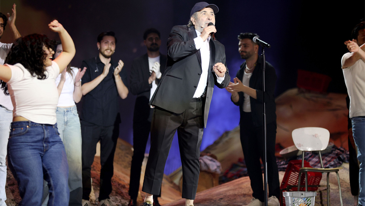 Λάκης Λαζόπουλος: Πότε κάνει πρεμιέρα στο Mega το «Αλ Τσαντίρι Νιουζ»