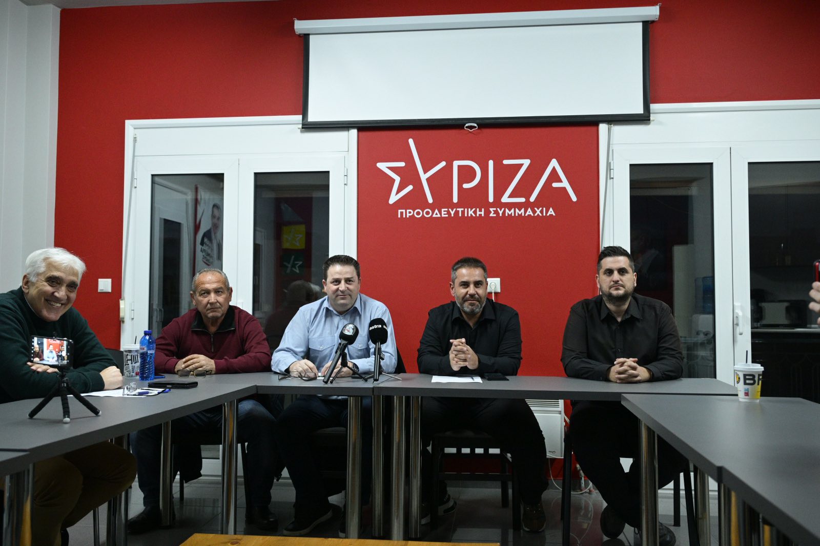 Π.Σ. Λάρισας: «Να βγουν στον δρόμο και να διεκδικήσουν το μέλλον τους» (φωτό
