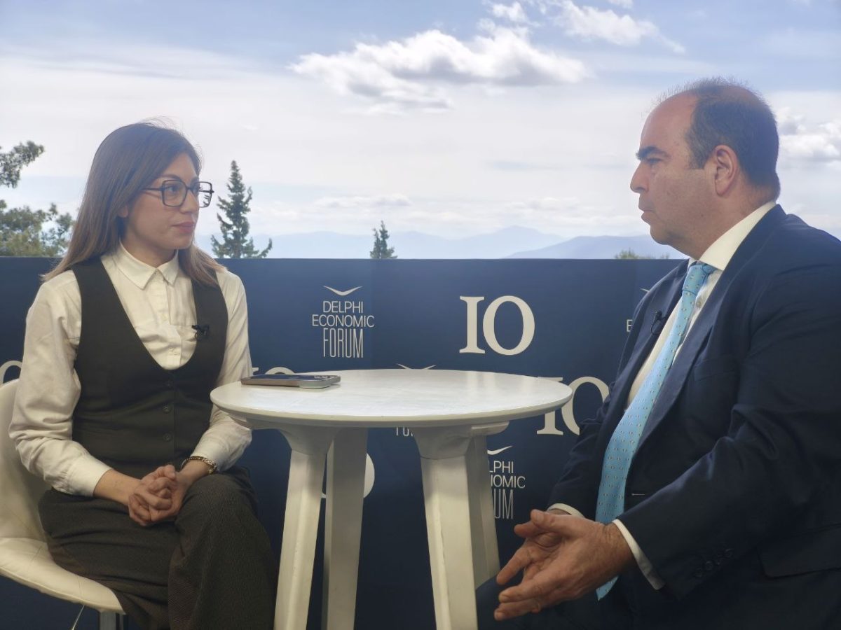 ΟΤ Delphi Economic Forum X – H δεύτερη ημέρα με αποκλειστικές συνεντεύξεις και ειδήσεις