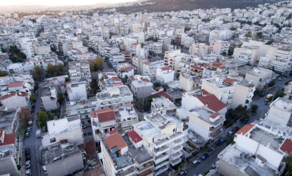 Alpha Bank: Γιατί η στέγη έχει γίνει πιο ακριβή και πως θα βελτιωθεί η κατάσταση