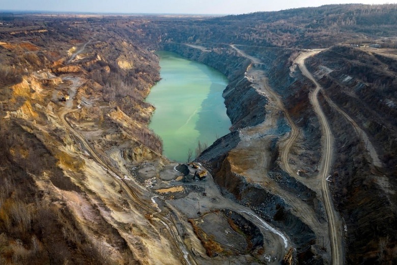 Bloomberg: Ακόμη κι «εντός της ημέρας» συμφωνία ΗΠΑ – Ουκρανίας για τα ορυκτά