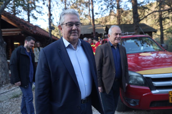 Δ. Κουτσούμπας στο πυροφυλάκιο Καισαριανής: Το κράτος να πάρει όλα τα αναγκαία μέτρα για την πυροπροστασία