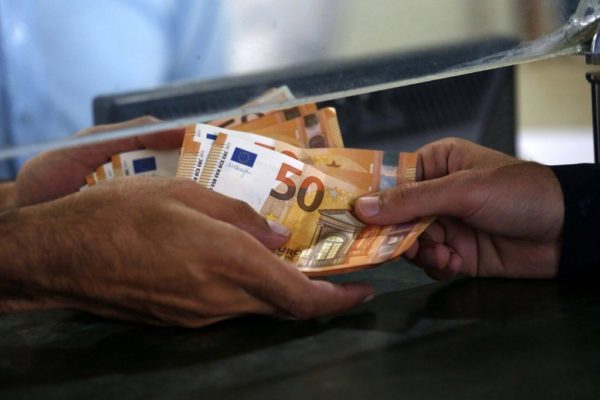 Δασμοί Τραμπ: Πώς πλήττουν τη βιομηχανία διαμαντιών της Ινδίας