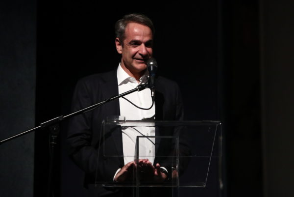 Κυρ. Μητσοτάκης: Μανόλο, συγκινήθηκα από το θάρρος με το οποίο μιλάς για τις μεγάλες δυσκολίες που αντιμετώπισες