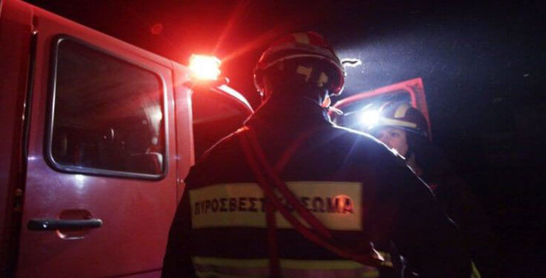 Παγκράτι: Ένας νεκρός από πυρκαγιά σε αυτοκίνητο στο Μετς