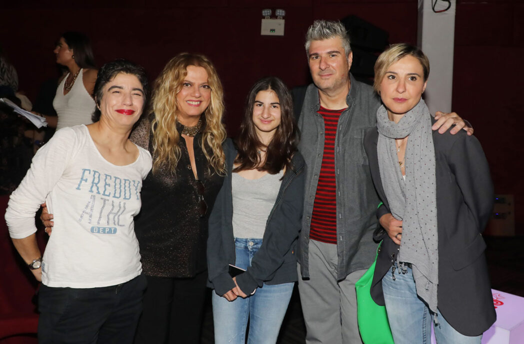 Μιχάλης Χατζηγιάννης: Πλήθος κόσμου στην απονομή του δίσκου του – Φωτογραφίες