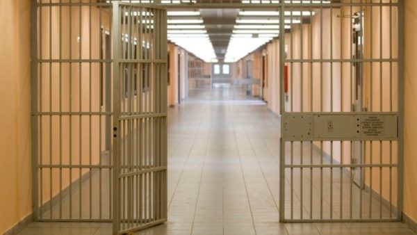 Κύκλωμα σε κτηματολογικά γραφεία: Τρεις κατηγορούμενοι στην φυλακή και έξι ελεύθεροι μετά τις απολογίες τους
