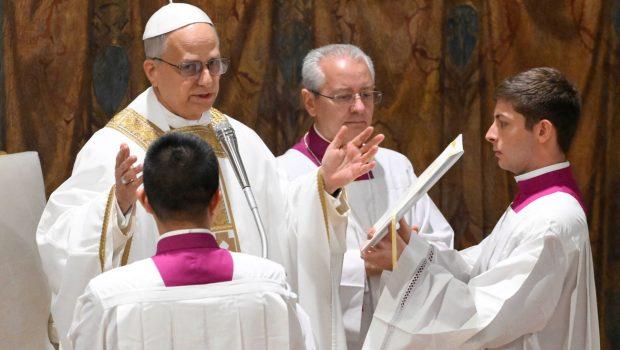 «Είναι ο Μπομπ!»: Όταν μαθαίνεις ότι η μαμά σου φασώθηκε με τον νέο Πάπα Λέων ΙΔ