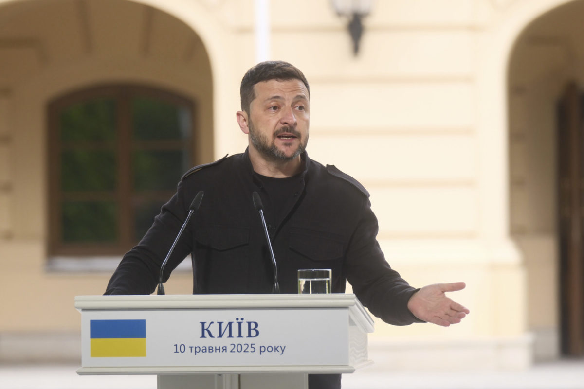 Απάντηση Ζελένσκι σε Πούτιν: Για να προχωρήσουν οι διαπραγματεύσεις πρέπει η Μόσχα να σταματήσει τις επιθέσεις
