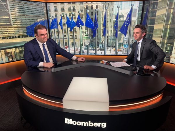 Κυρ. Πιερρακάκης στο Bloomberg: Δέκα χρόνια νωρίτερα η αποπληρωμή των δανείων από το πρώτο πρόγραμμα διάσωσης