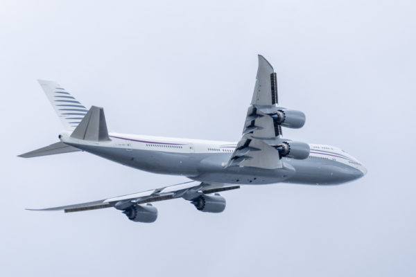 Από το Boeing 747-8 του Τραμπ στα διαμάντια της Μπάιντεν και τα ρουμπίνια της Ομπάμα – Πώς ηγέτες «καλοπιάνουν» με δώρα τους προέδρους των ΗΠΑ
