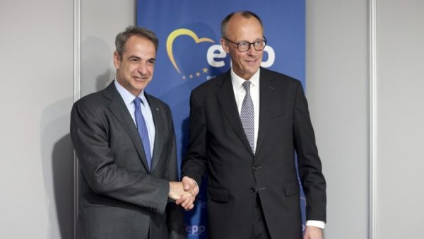 Συνάντηση Μερτς – Μητσοτάκη σήμερα στο Βερολίνο: Διμερείς σχέσεις, ΕΕ και θέματα διεθνούς πολιτικής στην ατζέντα