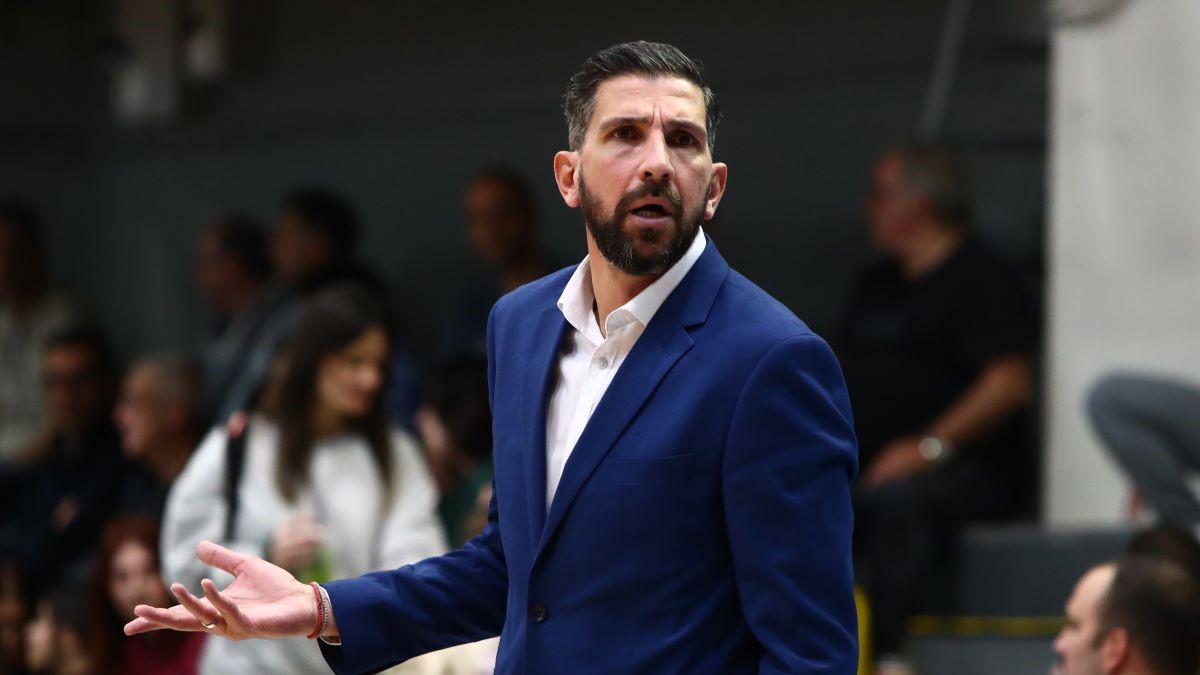 Μπατής: «Η παραμονή ανήκει στη διοίκηση, ευτυχισμένος που τα καταφέραμε»