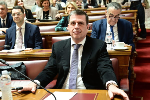 Βουλή: Αντιπαράθεση Δ. Καιρίδη με βουλευτές της αντιπολίτευσης για το Κυπριακό